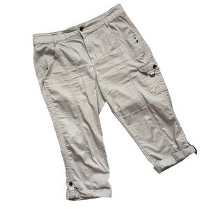 Cato Woman’s size 14 beige cropped cargo pants